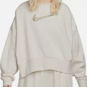 Cropped Nike Crewneck